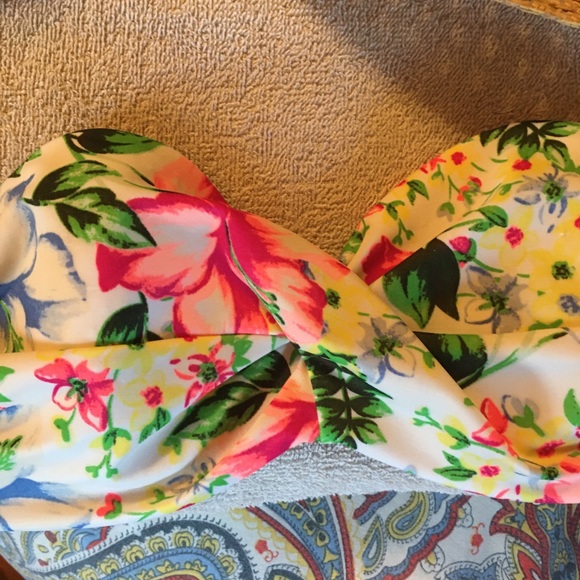 VS Bikini Top Push-Up Strapless - Picture 2 of 10